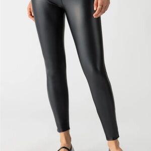 RUNWAY SEMI HIGH RISE LEGGING SLICK BLACK